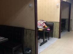 -扒虾小妹儿麻辣海鲜(宏图街店)