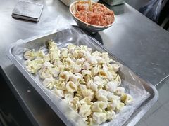 鲜肉小馄饨-馋三尺蟹粉小笼(人民广场店)