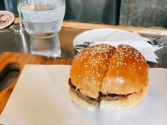 薯条汉堡-悠航SLOWBOAT(三里屯店)