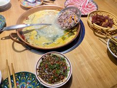 -洱火云南酸菜牛肉火锅(石景山当代商城店)