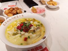 -渝是乎酸菜鱼(龙旗购物中心店)