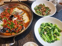 -鱼鲜饭香·招牌汽锅剁椒鱼头王