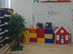 -猴有戏教育戏剧·音乐剧·主持口才·演讲朗诵辩论(环球港华师大校区)