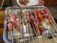 -哈尔滨小酒馆·鲜肉现穿自助烧烤(康新花园店)