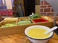-晨皓祥人民公社铁锅炖菜(西华苑店)