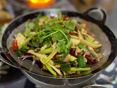 腊肉烧茶树菇-张关合渣(航空大道店)