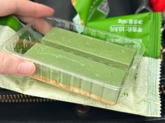 -全家便利店(上海南站站店)