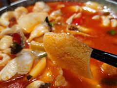 思茅酸汤鱼片-老滇山寨•云南特色菜•地方菜•民族风情歌舞表演(金碧店)