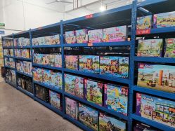 -逝水玩具折扣店