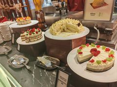 -广州万富希尔顿酒店·感趣自助餐厅·金秋蟹宴生蚝海鲜刺身