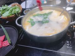 澳门鸡脚猪骨煲-官也街澳门火锅(新源里店)