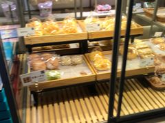 面包甜点陈列柜-顶东面包花园·生日蛋糕(世博店)