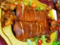 烤全乳猪-国信海鲜酒楼