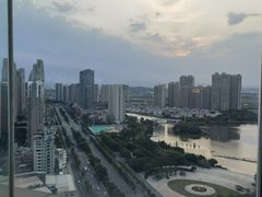 -荣誉国际酒店-云顶旋转餐厅