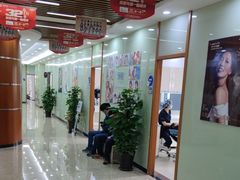 -茂菊口腔连锁(浦东南路店)