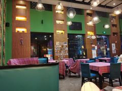 -香巴拉云南餐厅(华莱坞店)