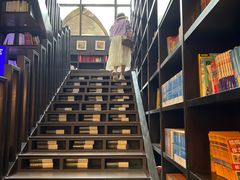 -钟书阁(松江泰晤士小镇店)