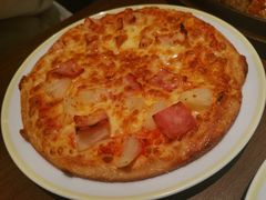 培根鸡肉双拼披萨-萨莉亚意式餐厅(杭州滨江天街店)