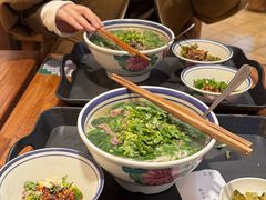 -云阿蛮云南生烫牛肉米线(奉贤路店)