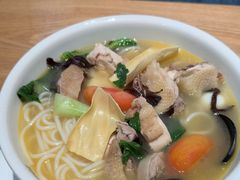 -蒙自源米线大王(东站店)