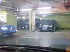 -上海来福士广场-停车场