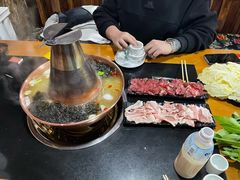 -果松木炭酸菜铜火锅·外婆参鸡汤