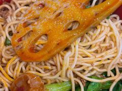 -爆炸头阿姨小四川正宗川味小吃(无任何分店)