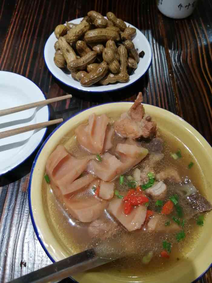 乔叶龙老武汉烧烤(蔡锷路店)-"真的是好多人排队啊![笑哭][笑哭]才.