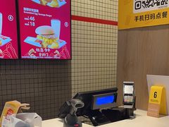 -麦当劳(深圳北站B2检票口楼上)