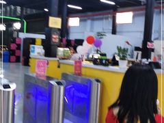 -嘿哟动霸CHUA·新潮玩运动娱乐中心·蹦床滑冰团建乐园