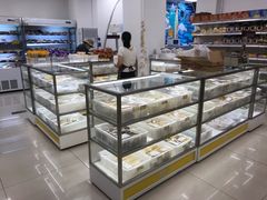 面包甜点陈列柜-百年义利(朝内南小街店)