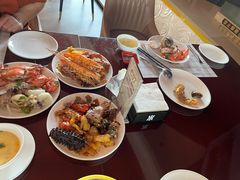 -荣誉国际酒店-云顶旋转餐厅