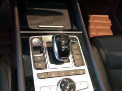 -弘仁宝佳比亚迪4S店(宝山旗舰店)