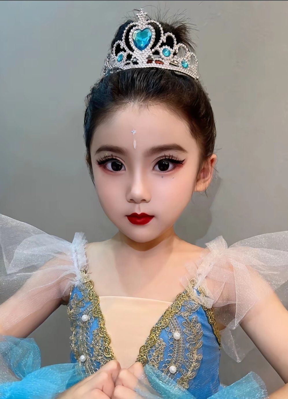 儿童面部彩绘舞台妆化妆师