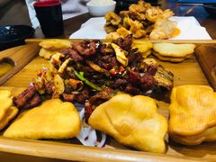 东镇烤三味-老东镇啤酒屋海鲜加工·蒸汽海鲜·海鲜烧烤(台东店)