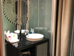 -喜鹊愉家酒店(郑州曼哈顿博览中心地铁站店)