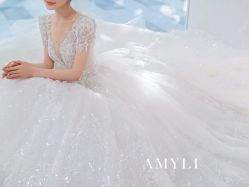 -艾米丽婚纱礼服