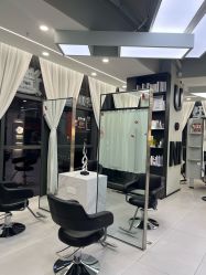 -U·NI SALON 造型