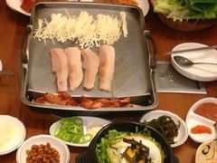 -豚豚猪村烤肉·韩国烤肉(总店)