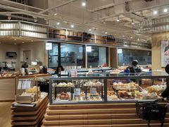 面包甜点陈列柜-七鲜超市(瑞虹天地太阳宫店)