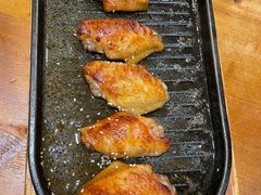 料理烤焦香翅中-老东镇啤酒屋海鲜加工·蒸汽海鲜·海鲜烧烤(台东店)