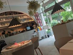 -春树下·树屋花房西餐厅(罍街AS1980店)