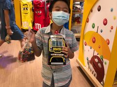 -m豆巧克力世界(上海世茂广场店)