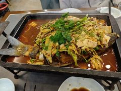 木屋秘制炭火烤鱼-浔味·山屿湖·正宗淳牌全鱼宴老字号