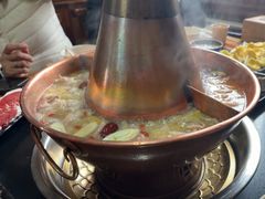 -果松木炭酸菜铜火锅·外婆参鸡汤