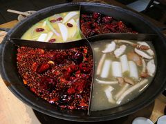 -白乐天毛肚火锅馆(解放碑店)