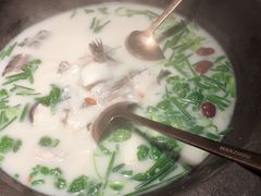 -咕嘟草帽鱼·牛奶一样的鲜鱼汤(天鹅湖万达广场店)