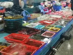 -霞涌市场海鲜摆卖区