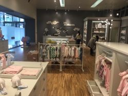 点击看大图 -丽婴房(七莘路店)