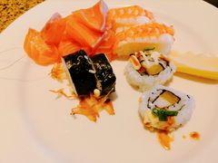 -怡咖啡海鲜自助餐厅(浦东香格里拉店)